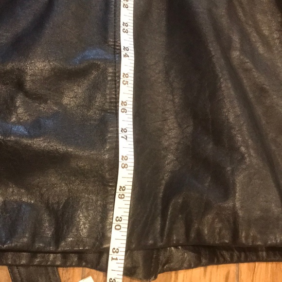 Women’s size medium leather trench jacket!! - Picture 8 of 8